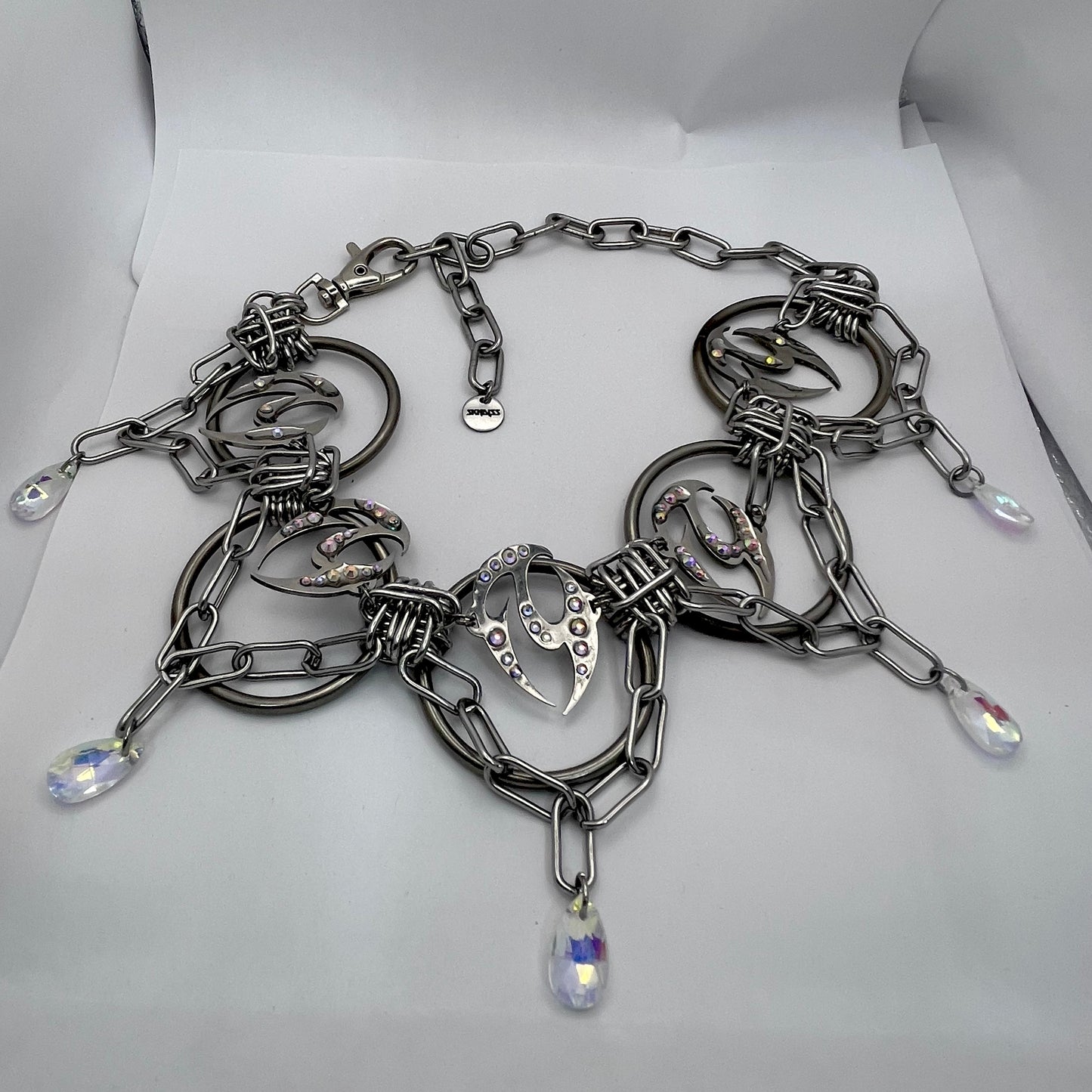 MOTH CHOKER