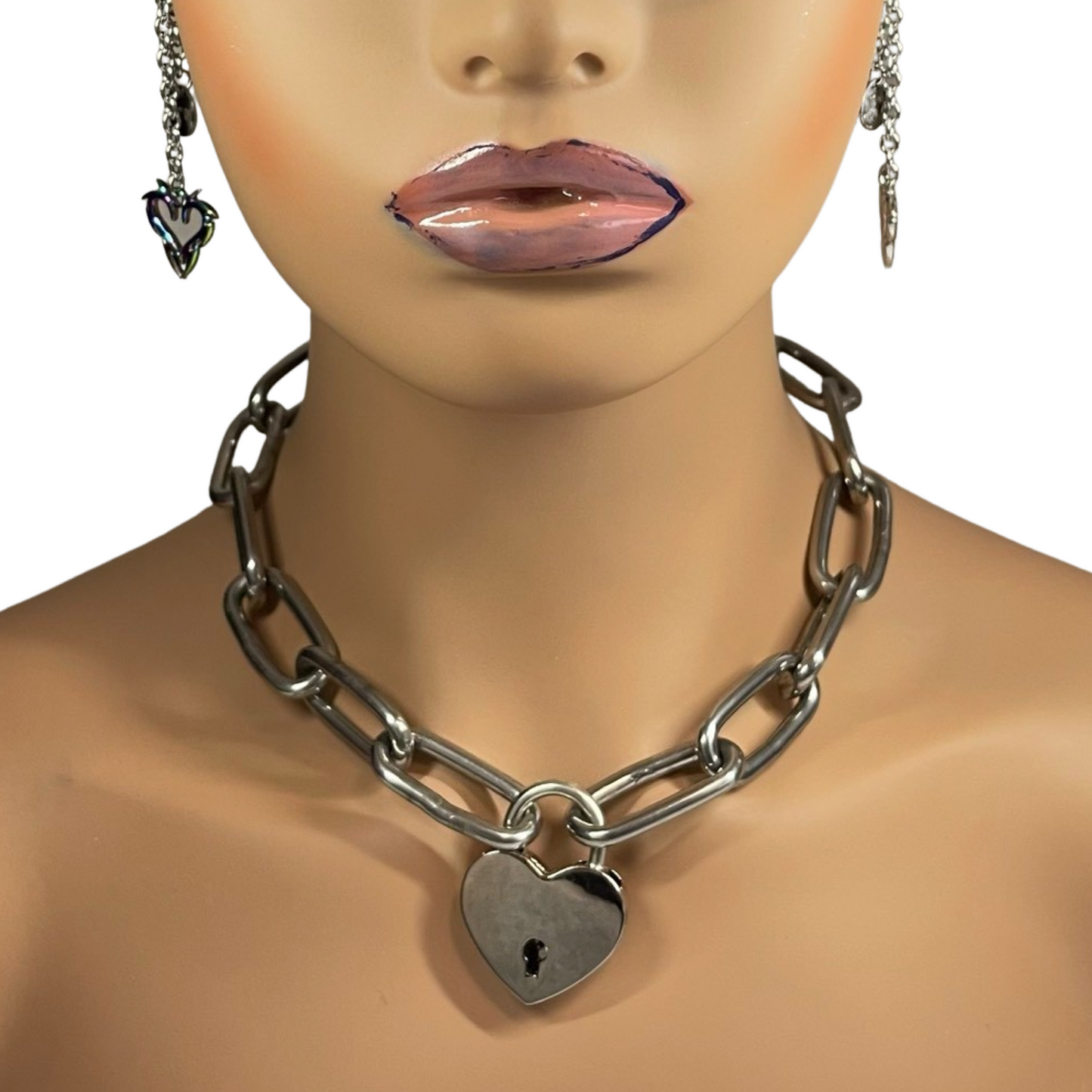 LOCKED HARDWARE CHOKER