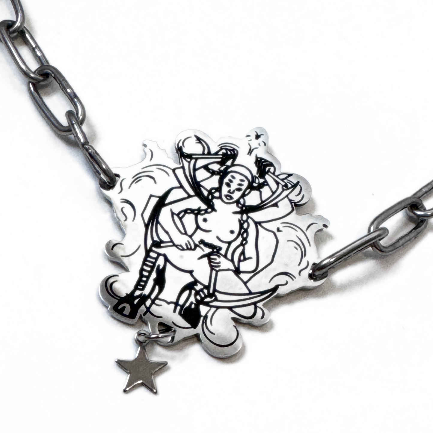 STAR MACABRE CHOKER