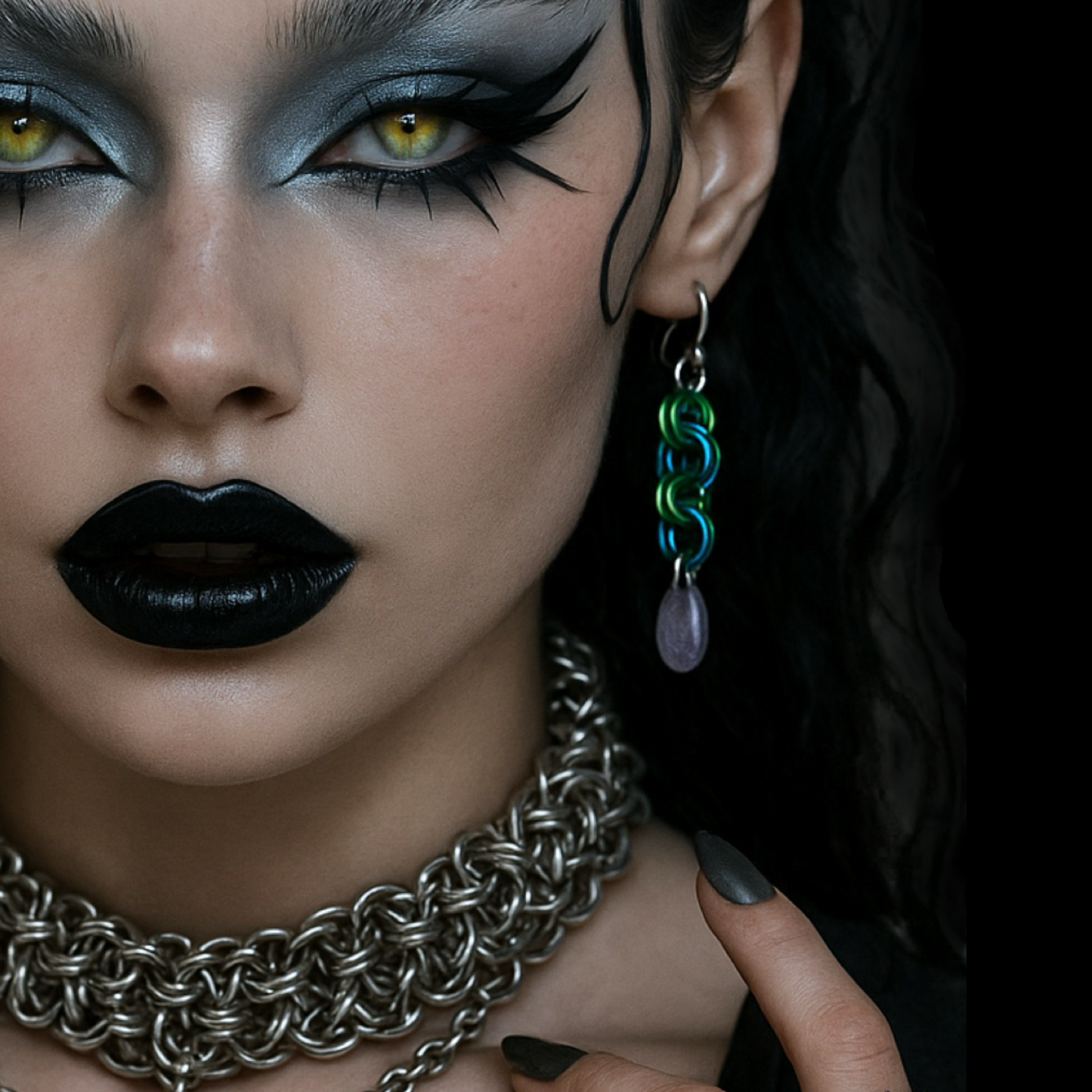 CRYSTAL TEAR EARRINGS