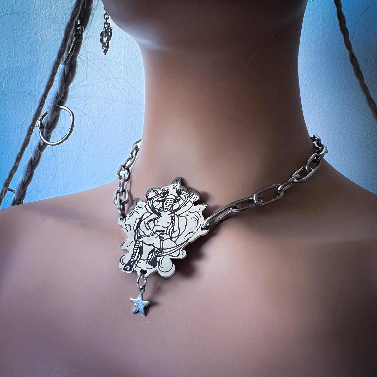 STAR MACABRE CHOKER