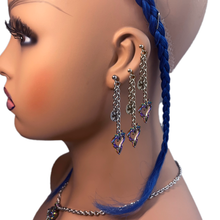 Load image into Gallery viewer, THORNED HEART EARRiNGS
