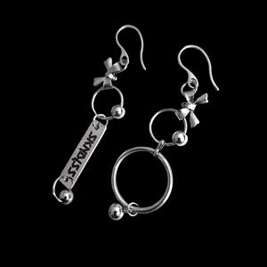 PiERCED BOW SIGNATURE EARRINGS
