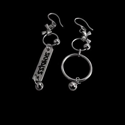 PiERCED BOW SIGNATURE EARRINGS