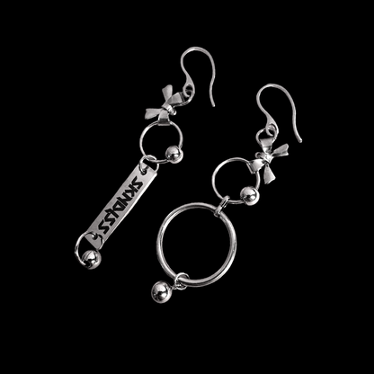 PiERCED BOW SIGNATURE EARRINGS