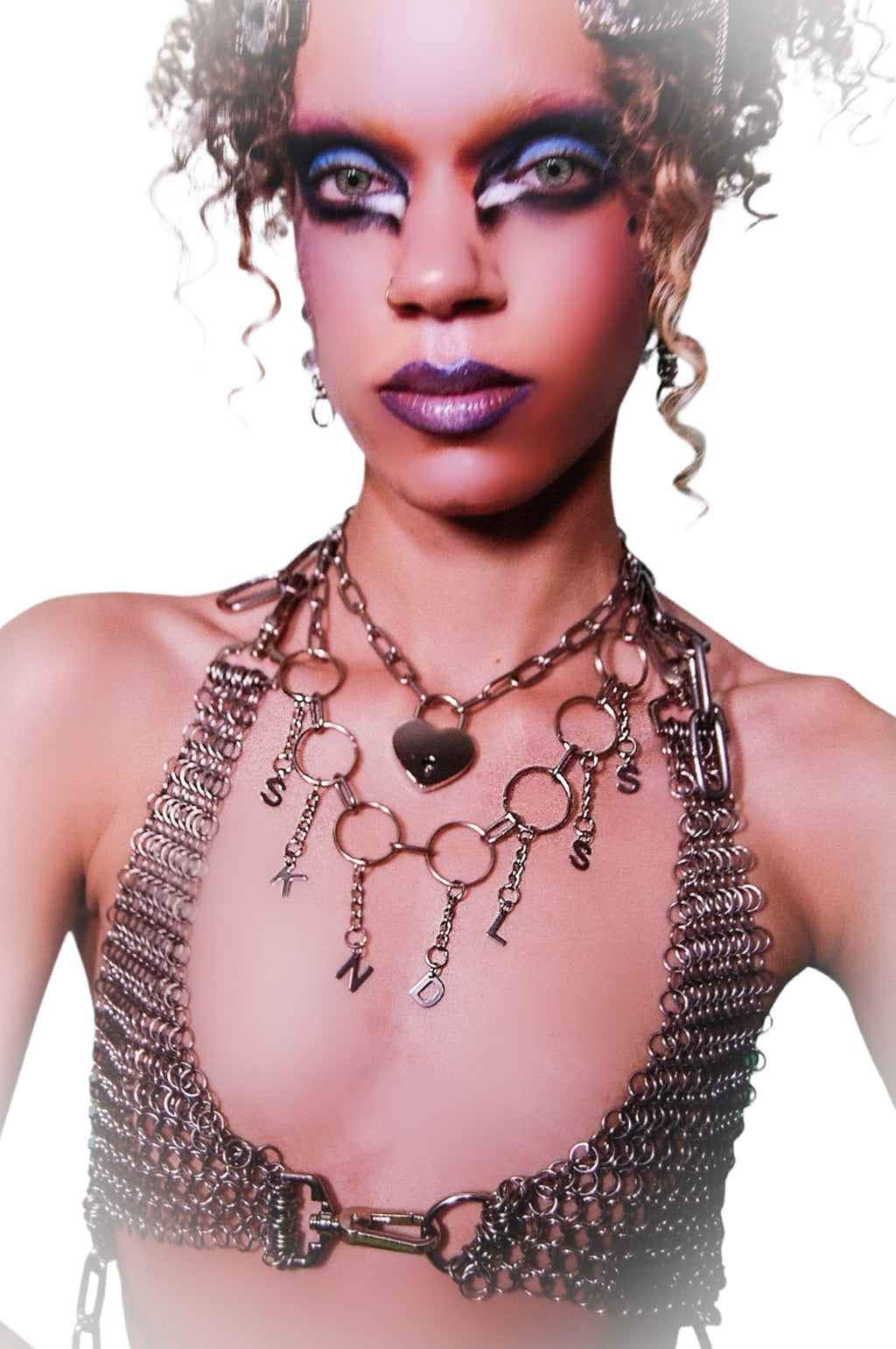 SKNDLSS CHARMED NECKLACE