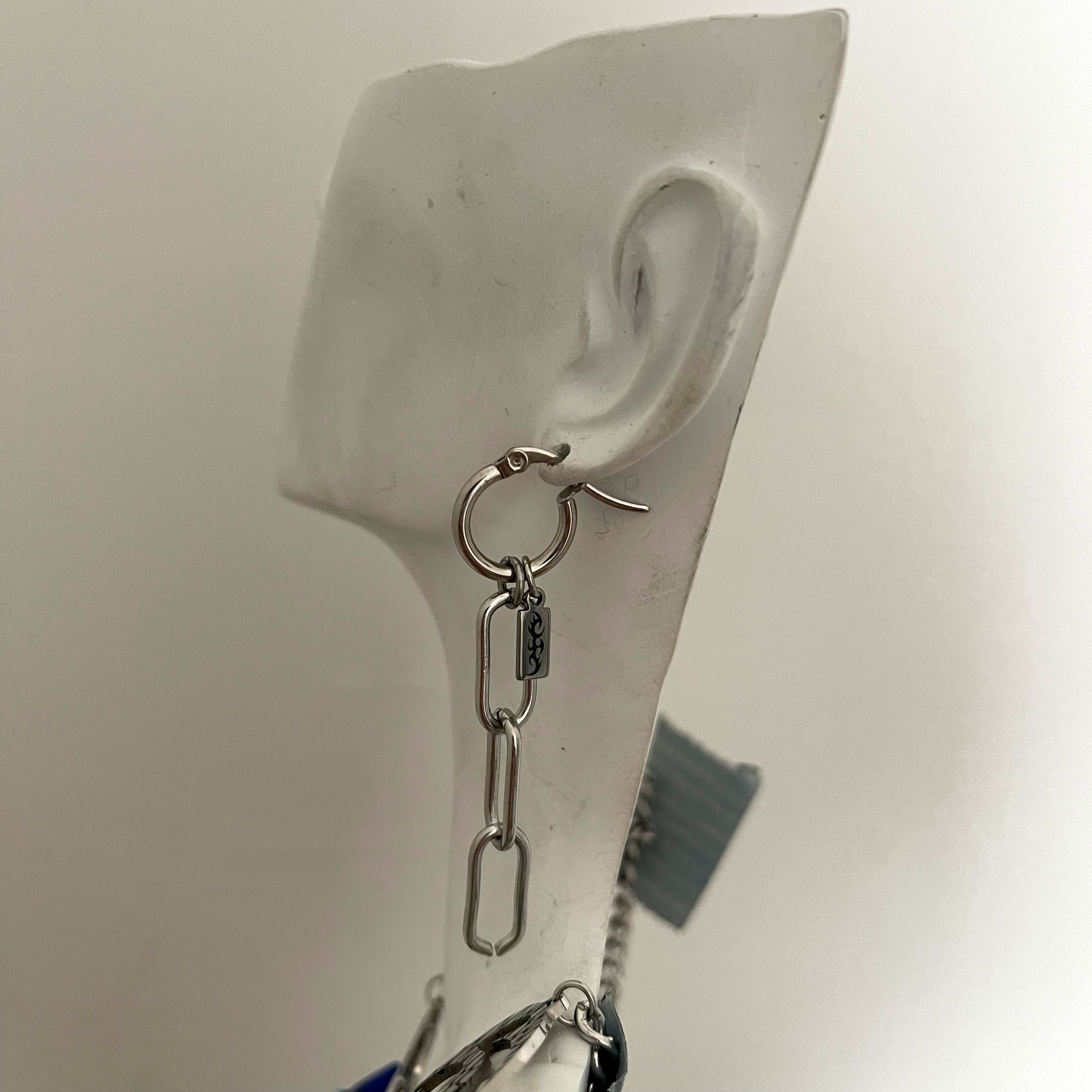 HARDWARE EARRING 1002