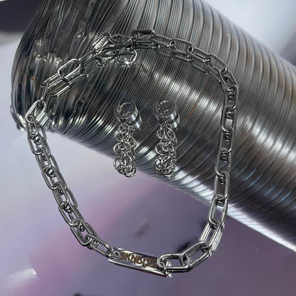 SIGNATURE  NECKLACE